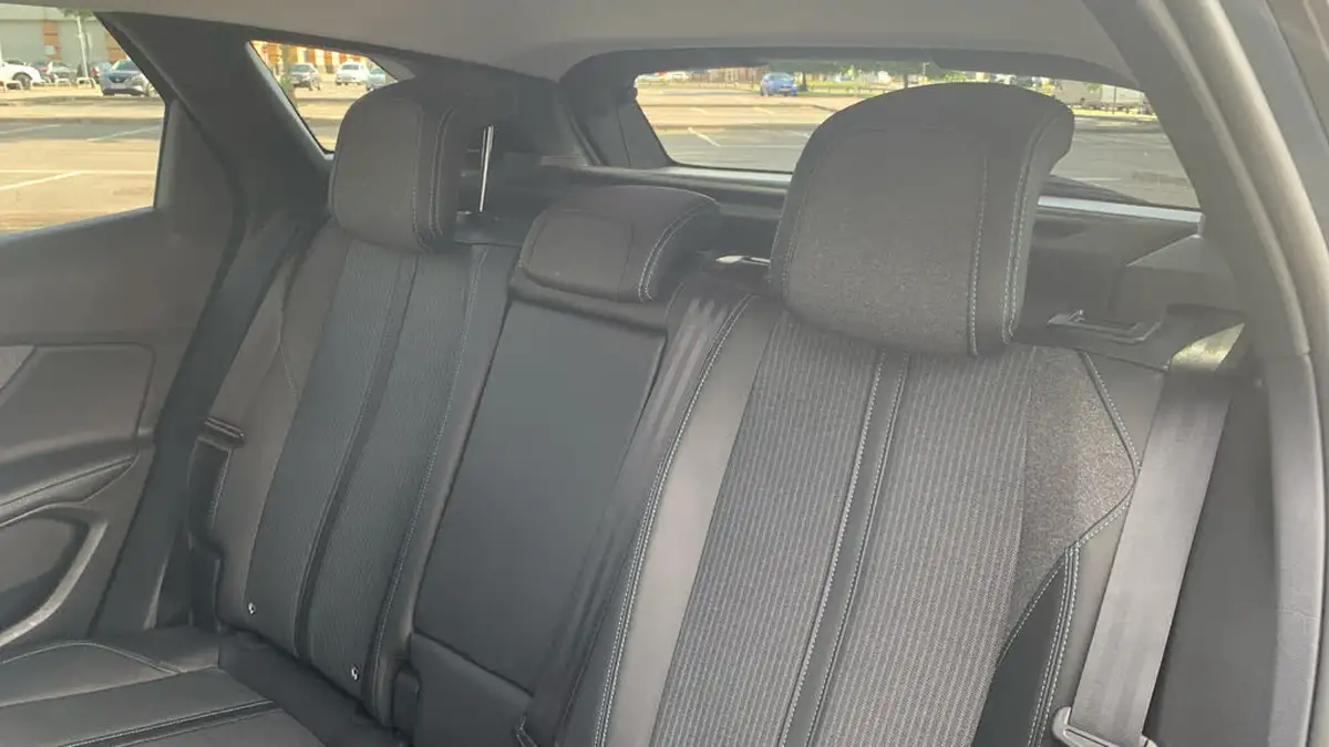2022-peugeot-3008-suv-12-puretech-allure-premium-eat8-big-24