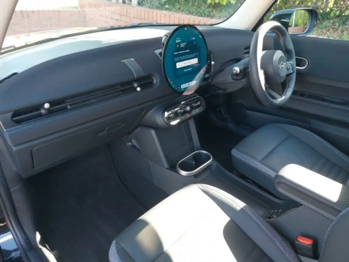 2024-mini-cooper-15-cooper-c-classic-3d-big-4