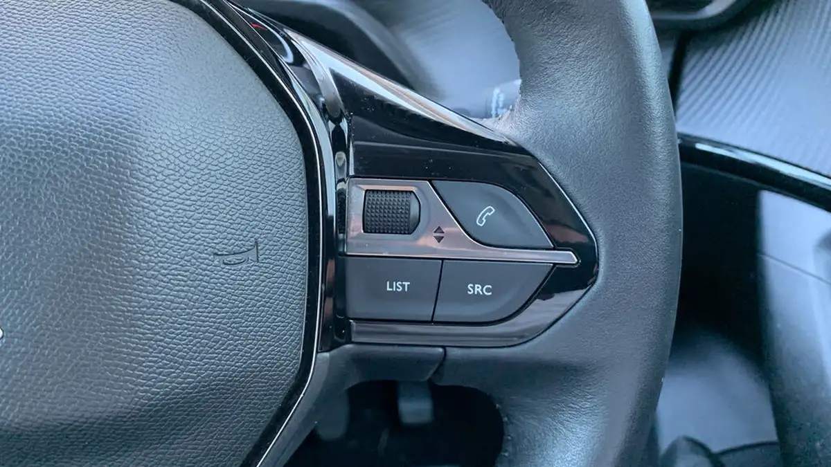 2022-peugeot-2008-suv-12-puretech-allure-premium-100bhp-big-23