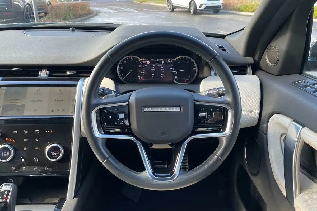 2022-land-rover-discovery-sport-20-d200-urban-edition-big-11