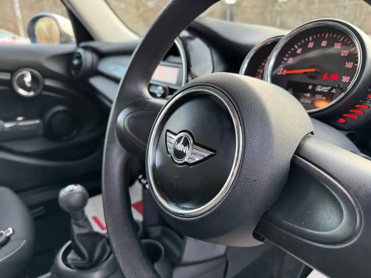 2015-mini-cooper-15-cooper-5d-big-18
