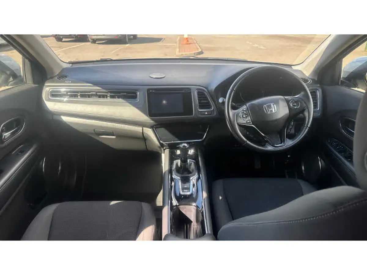 2018-honda-hr-v-15-i-vtec-se-big-3