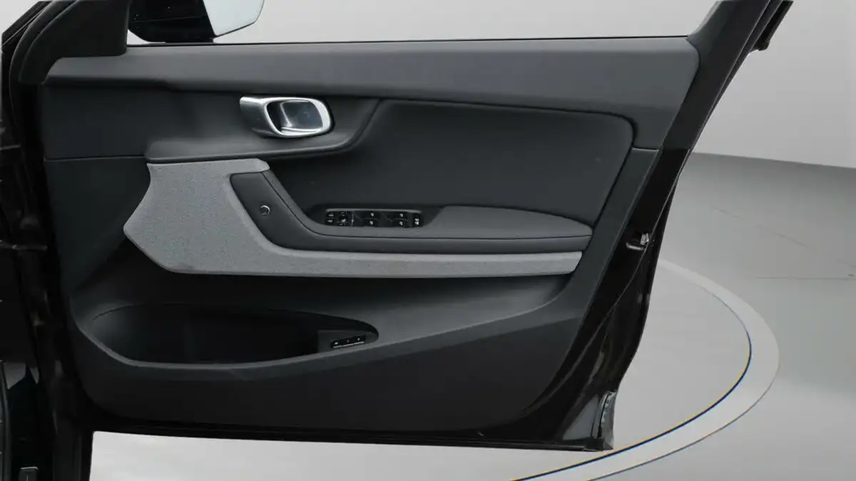 2021-polestar-polestar-2-e-ps2-165kw-standard-single-big-22