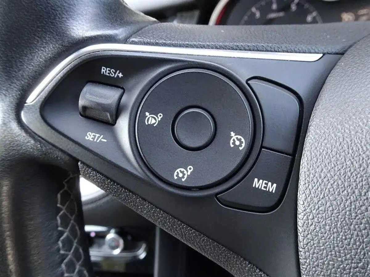 2018-vauxhall-grandland-x-12-sport-nav-130ps-big-31