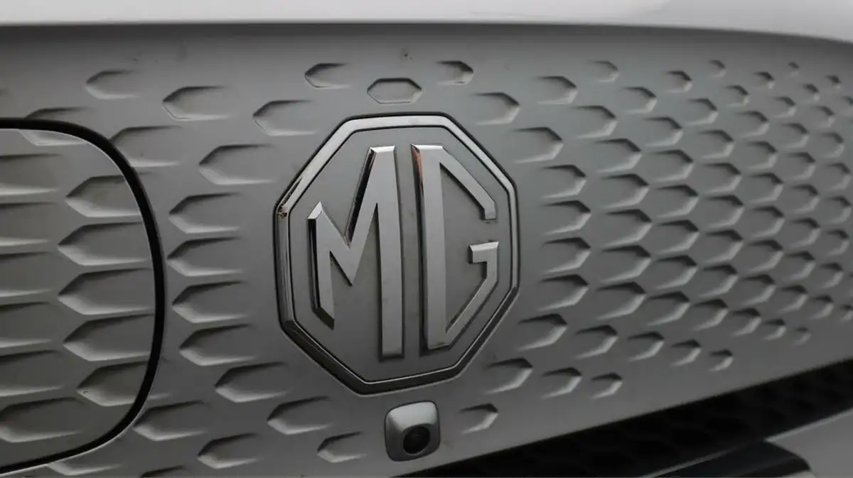 2023-mg-zs-suv-e-trophy-ev-176ps-big-23