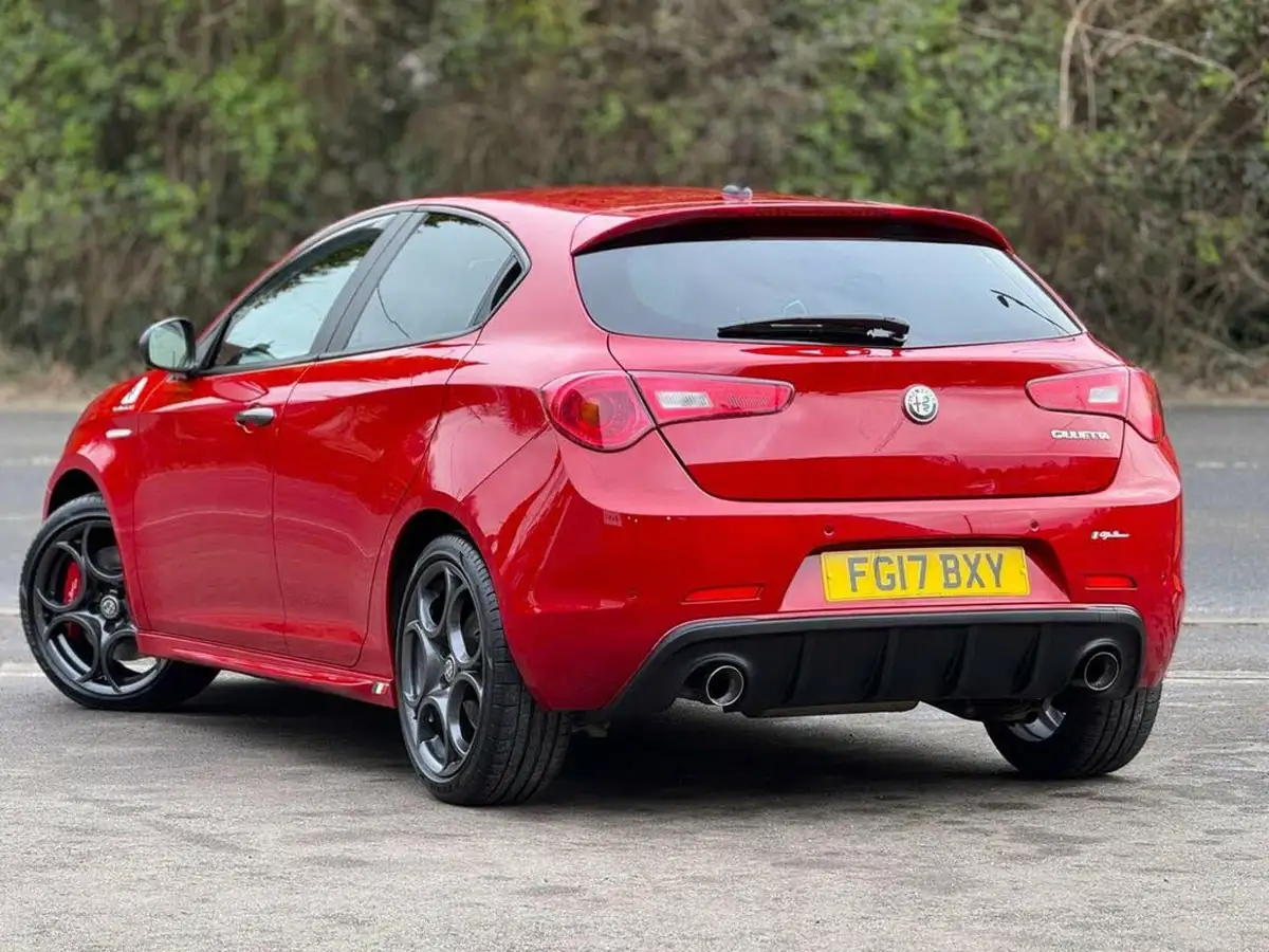 2017-alfa-romeo-giulietta-17-veloce-big-1