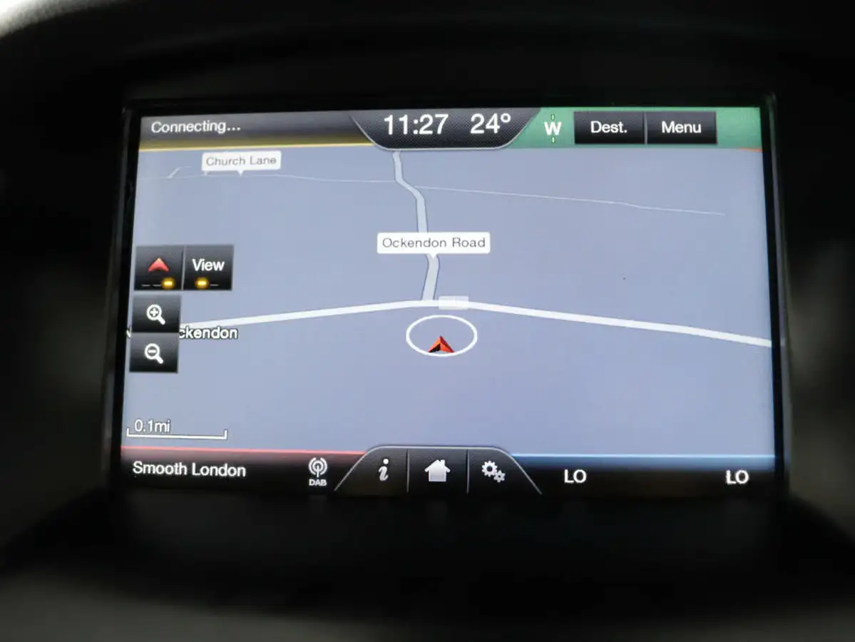 2015-ford-focus-15-titanium-hatchback-big-23