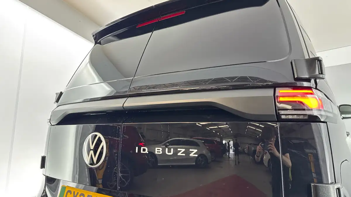2025-volkswagen-id-buzz-cargo-e-commerce-286ps-79kwh-big-26