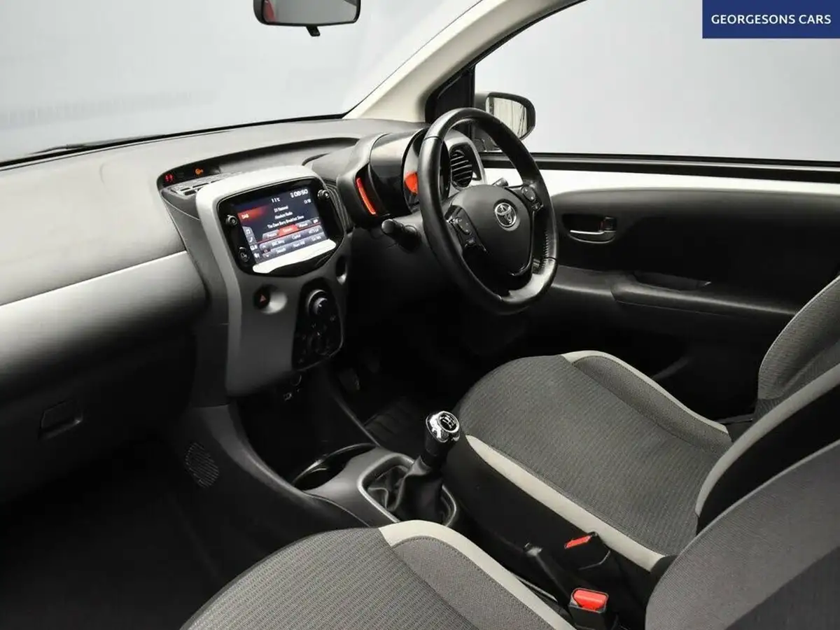 2022-toyota-aygo-10-vvt-i-x-play-big-9