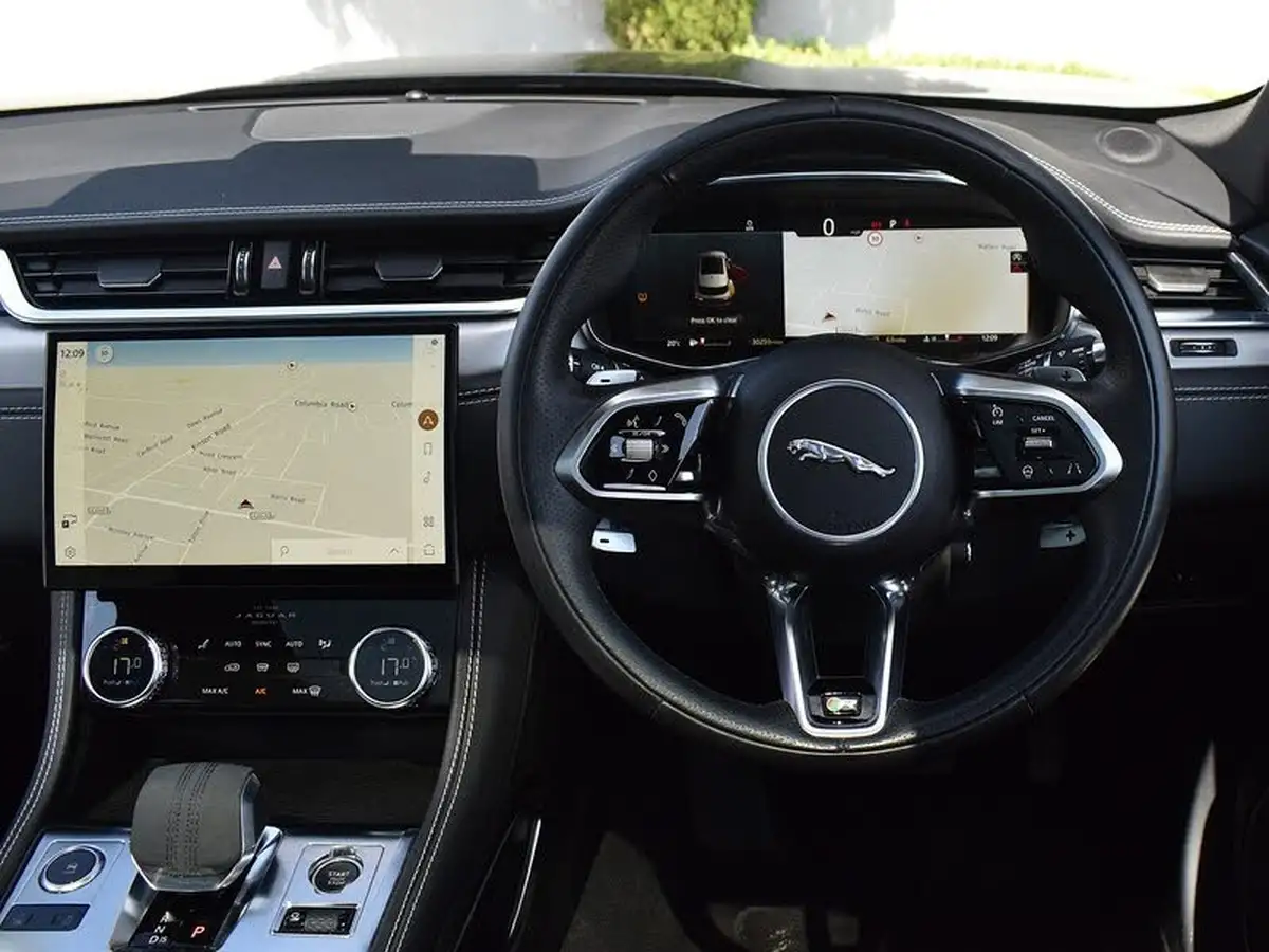 2021-jaguar-f-pace-20-d165-r-dynamic-se-mhev-big-14