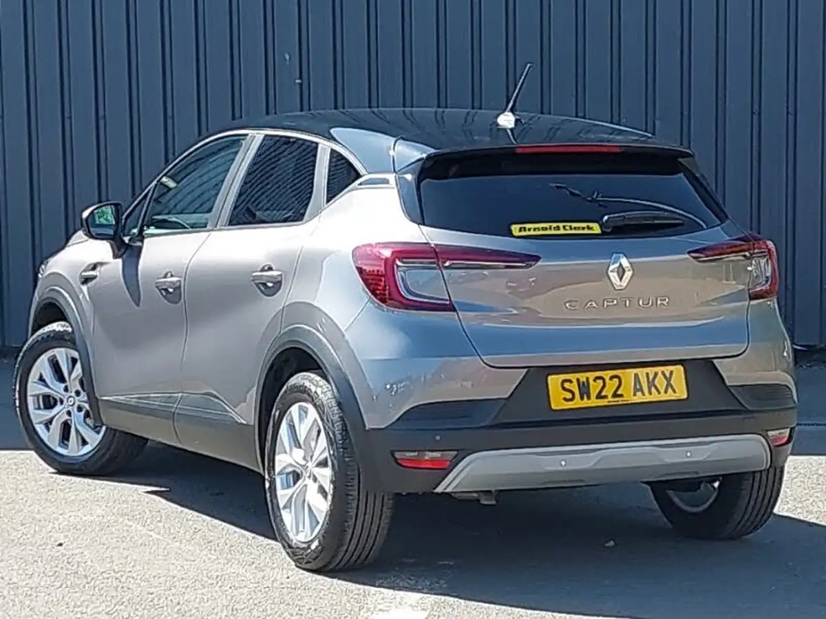 2022-renault-captur-10-tce-iconic-edition-big-1