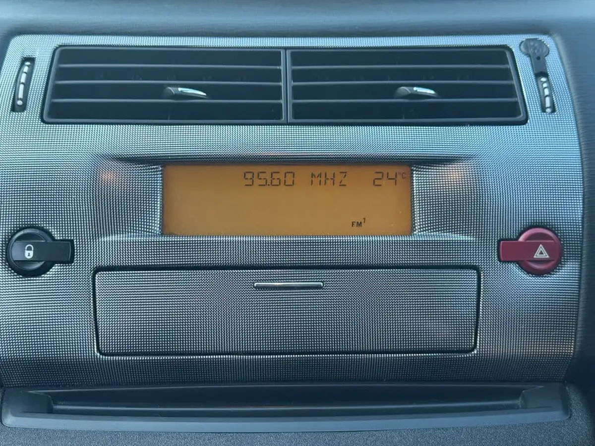 2009-citroen-c4-16-vtr-coupe-3d-1587cc-big-10
