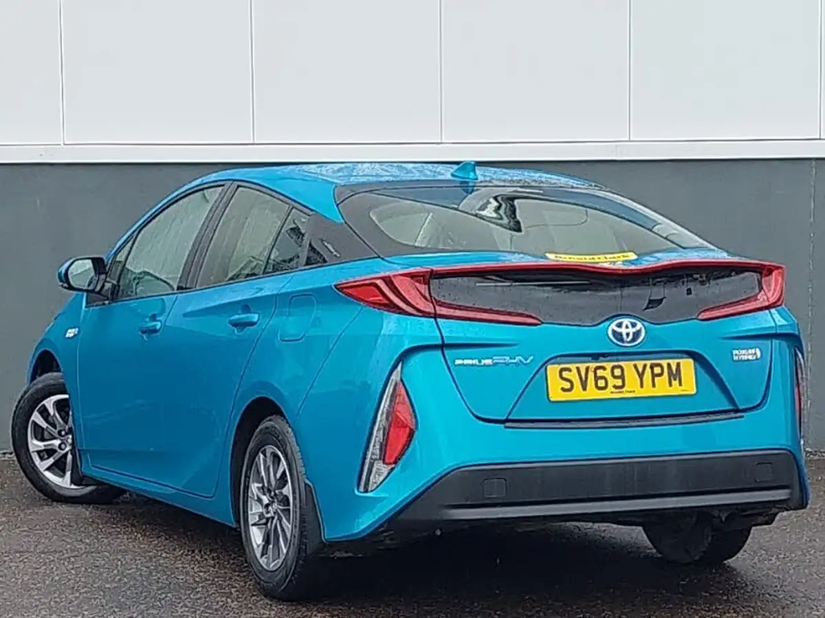 2019-toyota-prius-big-1