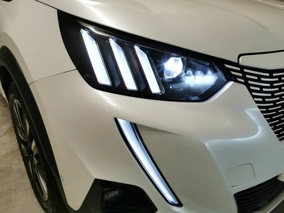2020-peugeot-2008-suv-e-gt-line-big-5