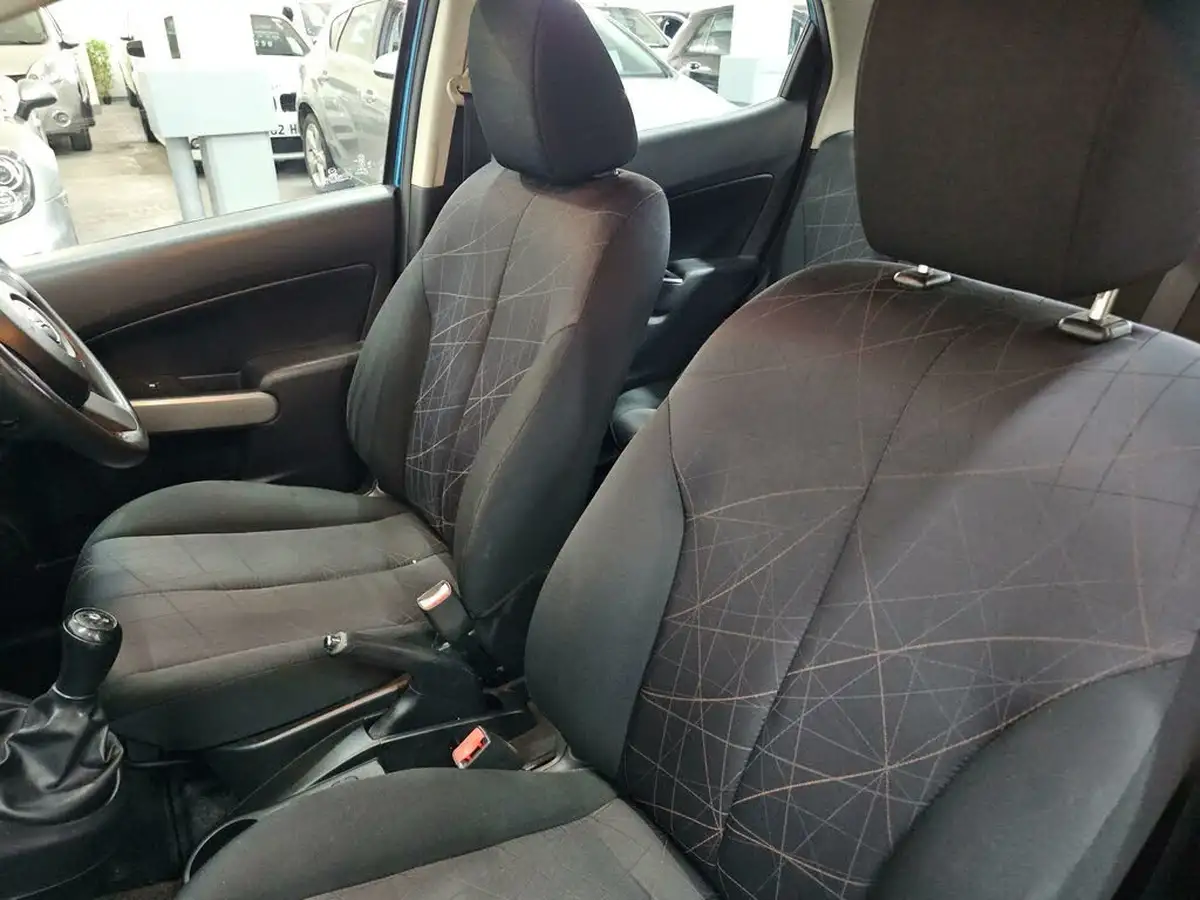 2013-mazda-mazda2-13-ts-air-con-big-18