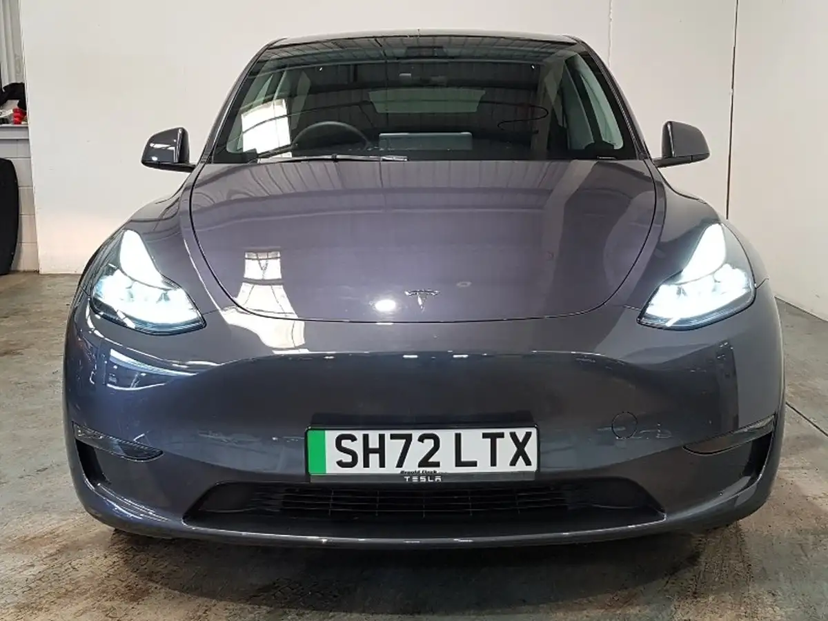2022-tesla-model-y-e-performance-big-11