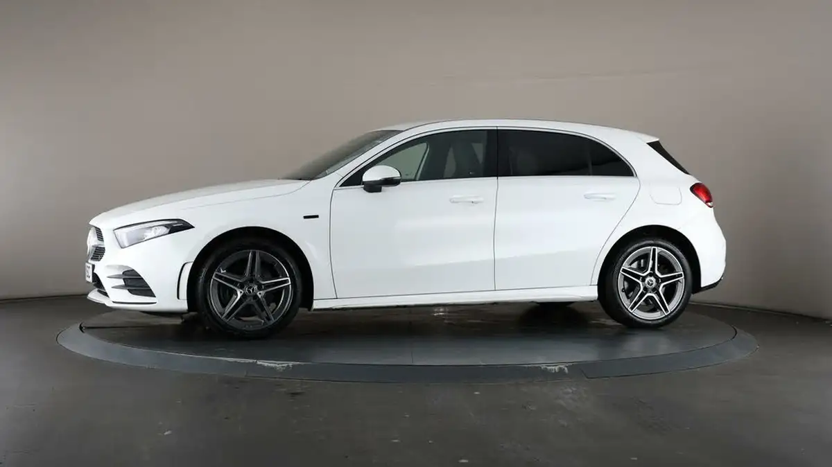 2021-mercedes-benz-a-class-13-a250e-amg-line-hatchback-5d-big-36