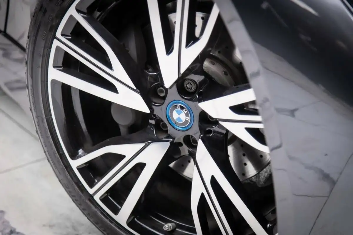 2018-bmw-i8-15-362bhp-coupe-big-32