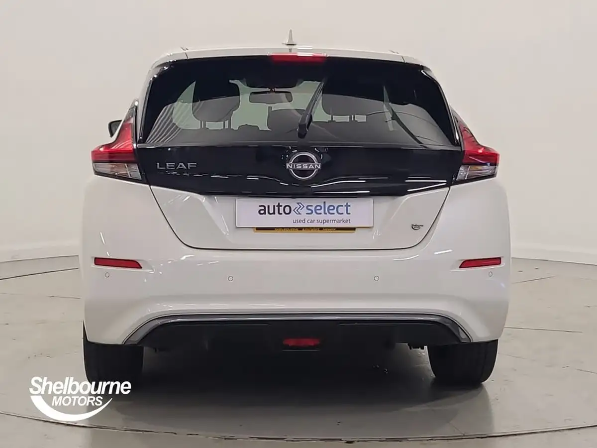 2023-nissan-leaf-e-tekna-39kwh-big-13