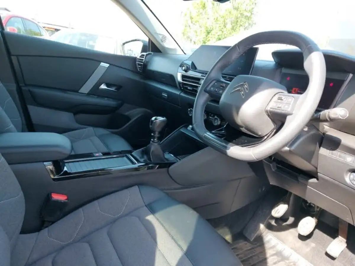 2022-citroen-c4-12-puretech-shine-130ps-big-10