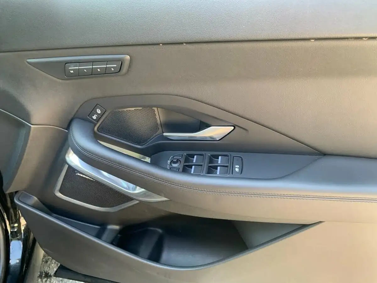 2019-jaguar-e-pace-20-i4d-hse-180ps-big-19