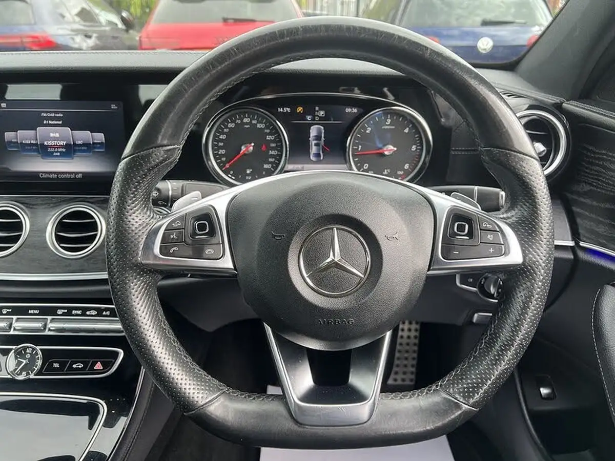 2016-mercedes-benz-e-class-20d-e220d-amg-line-ss-saloon-4d-big-40