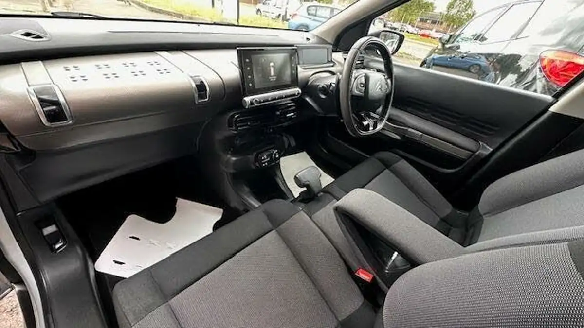 2016-citroen-c4-cactus-12-puretech-flair-82ps-ss-etg-big-13