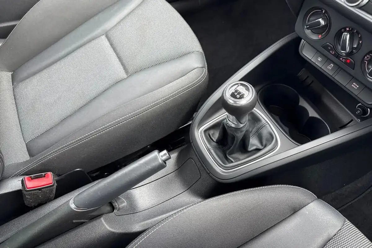 2015-audi-a1-14-sport-125ps-ss-hatchback-3d-1395cc-big-55