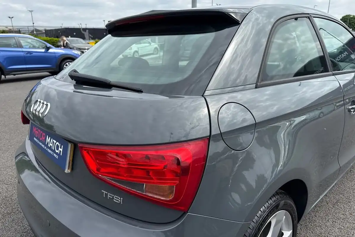 2015-audi-a1-14-sport-125ps-ss-hatchback-3d-1395cc-big-31