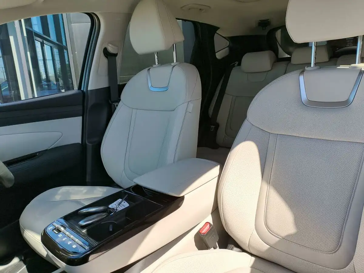 2025-hyundai-tucson-16-t-gdi-ultimate-160ps-4wd-48v-mhev-auto-big-11
