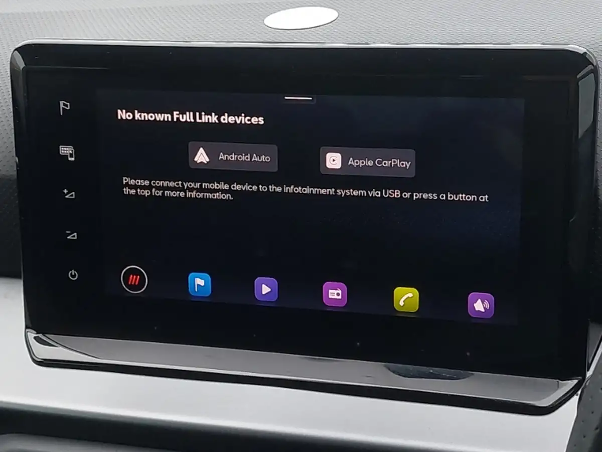 2021-bmw-5-series-20td-520d-se-saloon-4d-big-13