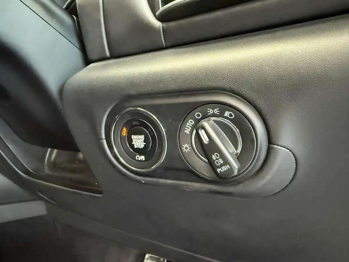 2017-maserati-levante-big-54