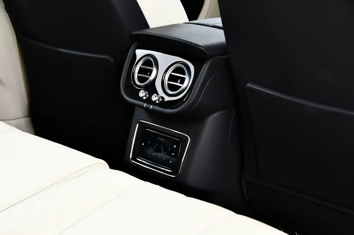 2019-bentley-bentayga-40-v8-big-20