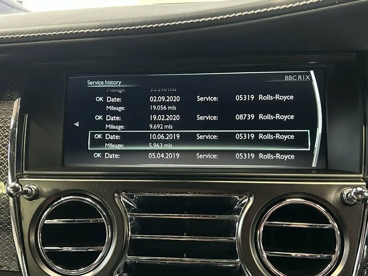 2018-rolls-royce-wraith-66-big-52