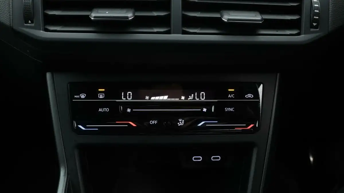 2022-volkswagen-polo-10-tsi-r-line-95ps-dsg-big-12