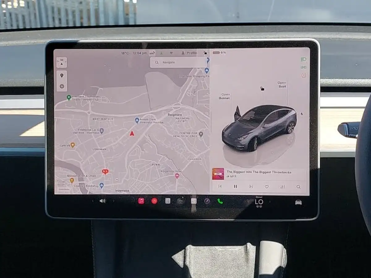 2022-tesla-model-y-e-long-range-big-9