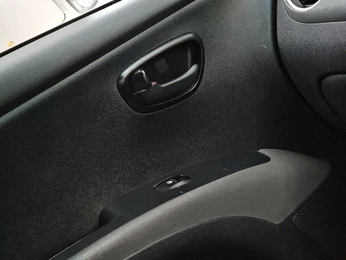 2010-hyundai-i10-12-classic-big-72
