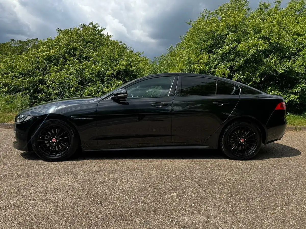 2016-jaguar-xe-20d-r-sport-163ps-auto-big-8