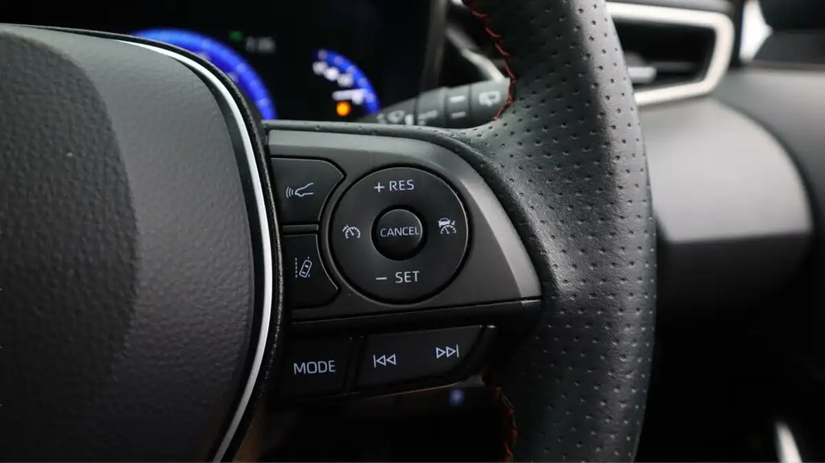 2023-toyota-corolla-18-vvt-i-gr-sport-138bhp-touring-sports-big-25