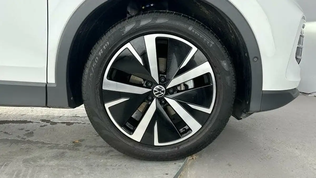 2024-volkswagen-tiguan-15-etsi-elegance-launch-edition-big-4