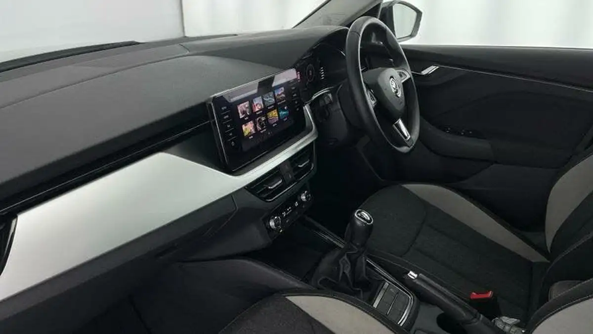 2020-skoda-kamiq-15-tsi-se-l-hatchback-big-1