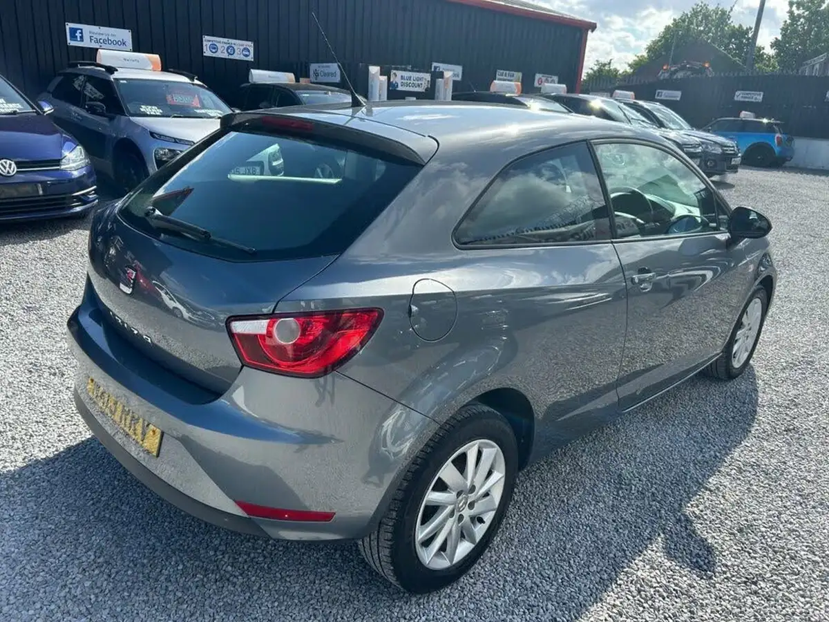 2013-seat-ibiza-14-se-sportcoupe-hatchback-3d-big-8