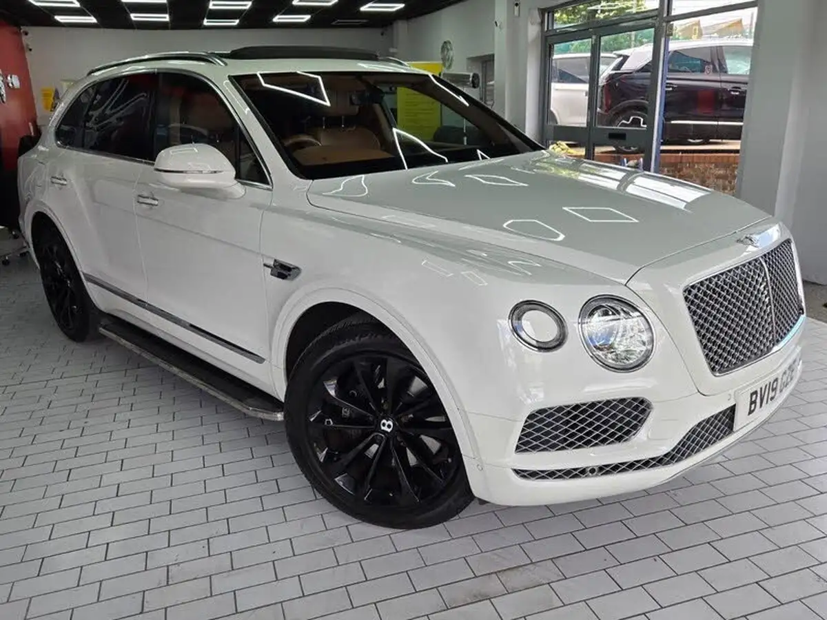 2019-bentley-bentayga-40-v8-big-43