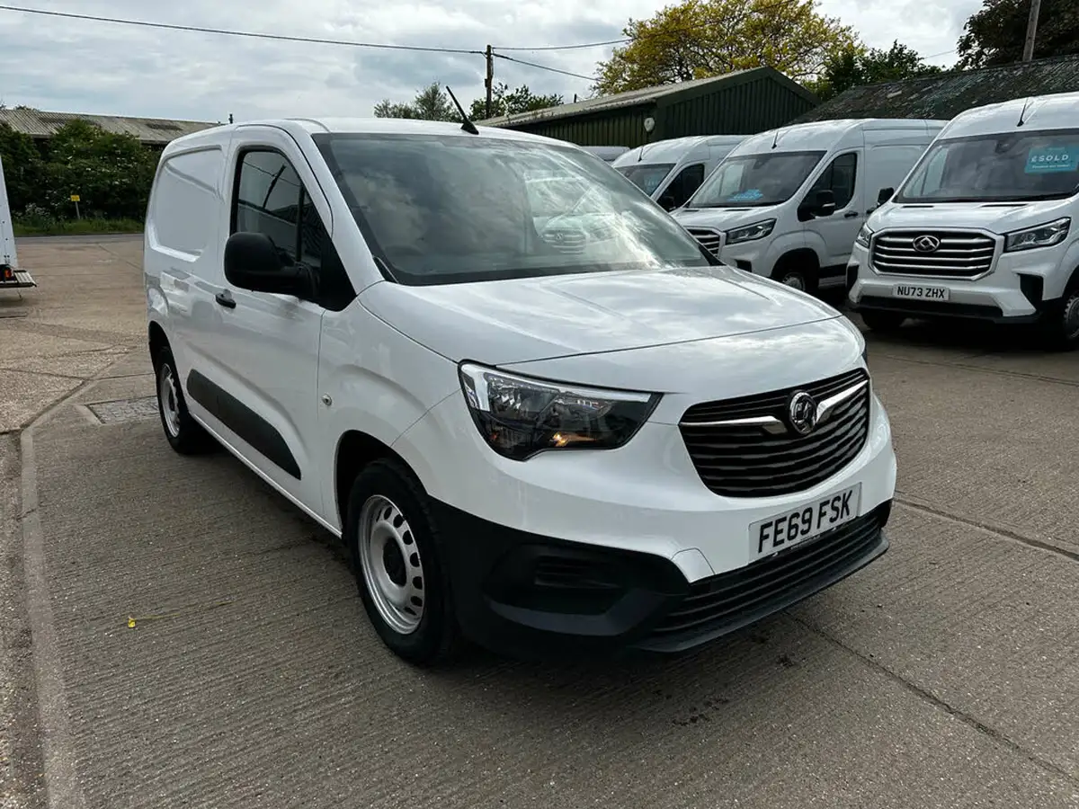 2020-vauxhall-combo-15cdti-edition-2300-75pseu6d-t-l1h1-ss-panel-big-13