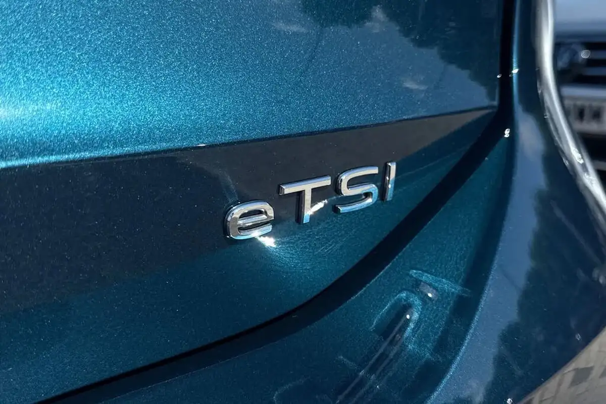 2024-volkswagen-tiguan-15-etsi-r-line-big-35