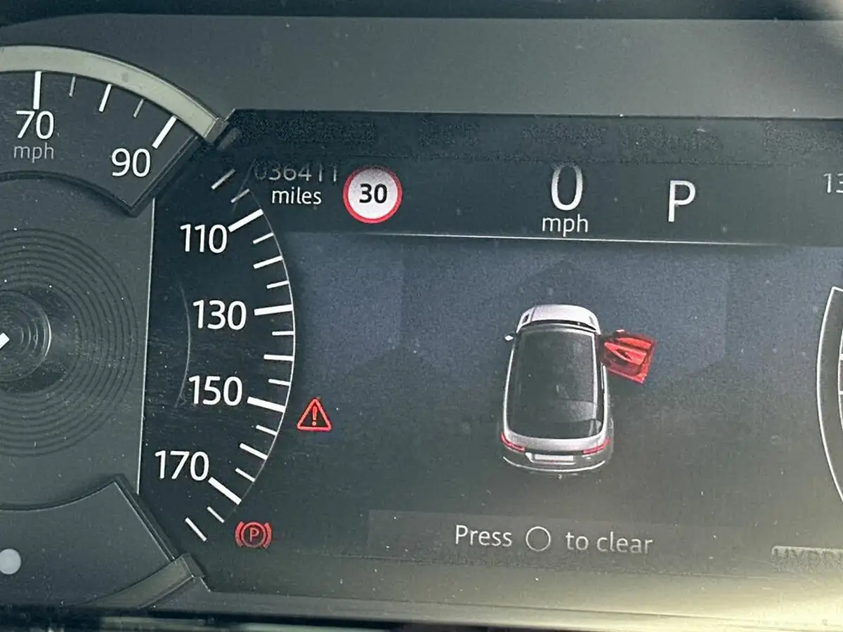 2022-land-rover-range-rover-evoque-15-p300e-r-dynamic-se-big-26