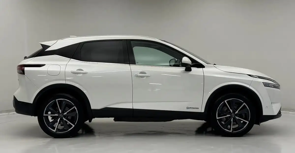2023-nissan-qashqai-15-tekna-big-9