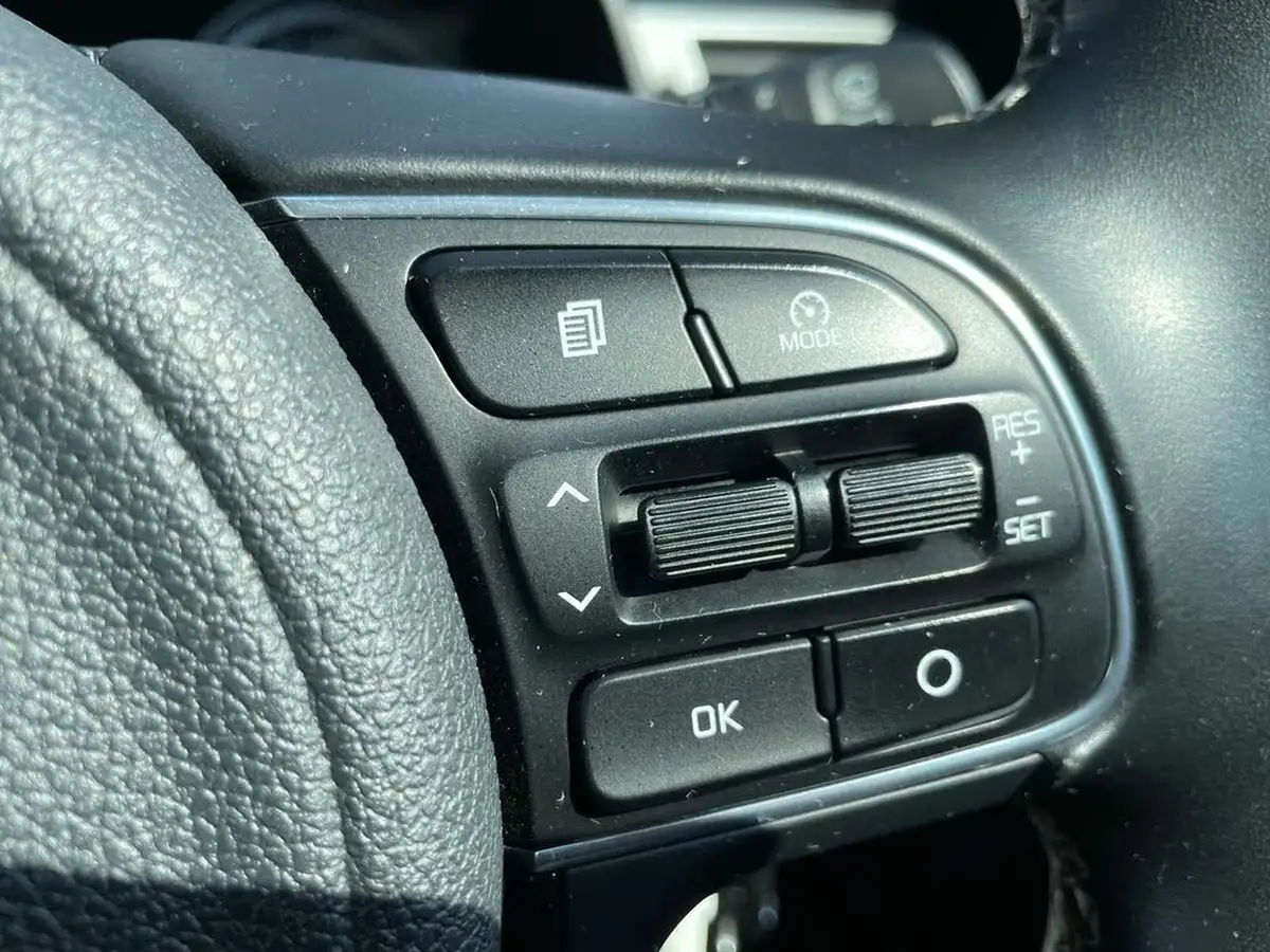 2017-kia-niro-16-gdi-3-157kwh-lithium-ion-big-16