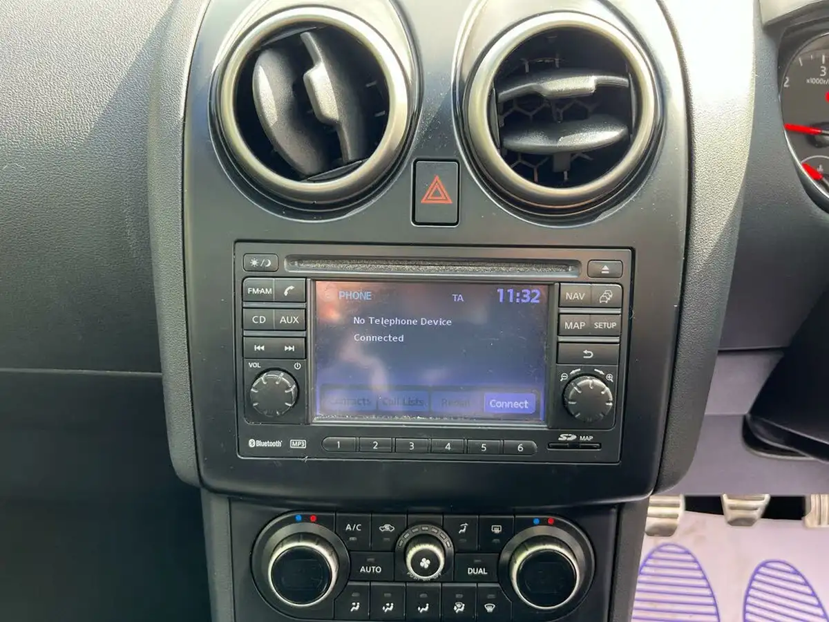 2011-nissan-qashqai2-15td-n-tec-big-39