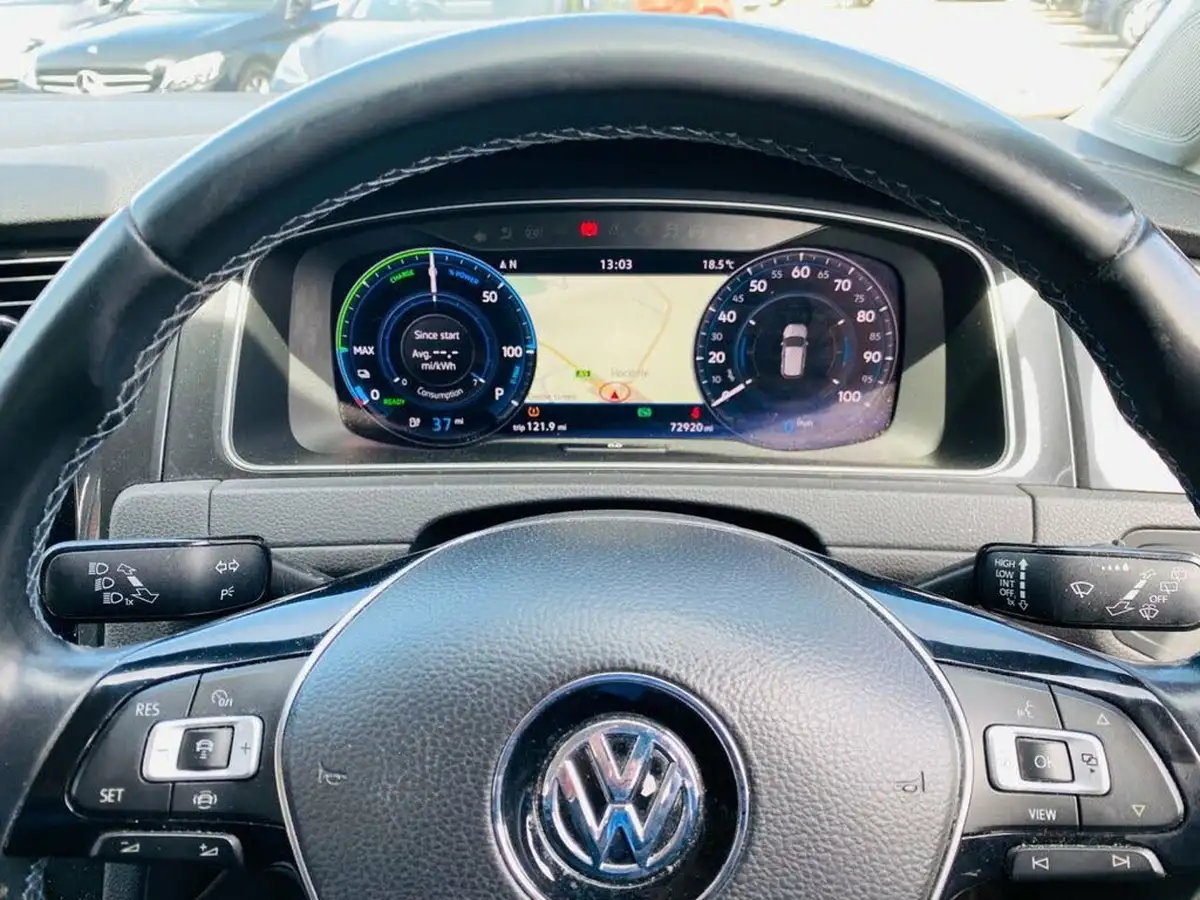 2019-volkswagen-golf-e-e-golf-big-16
